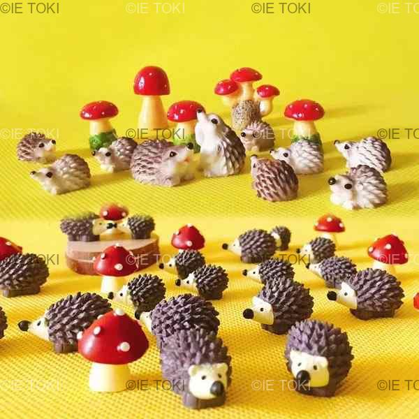 5 セット = 15 個 (大きなハリネズミ 5 個 + 小さなハリネズミ 5 個 + 赤いキノコ 5 個) 材質:PVC サイズ: 大きなハリネズミ 2.7 センチメートル 小さなハリネズミ 2cm